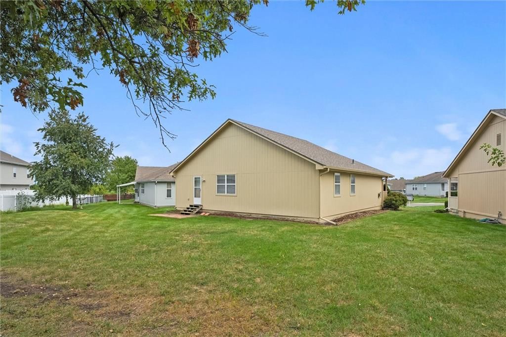 700 E SATURN Drive — photo 27