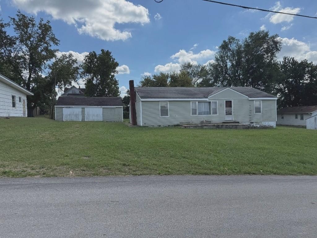 202 E Corrine Street — photo 2