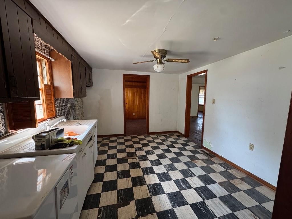 202 E Corrine Street — photo 4