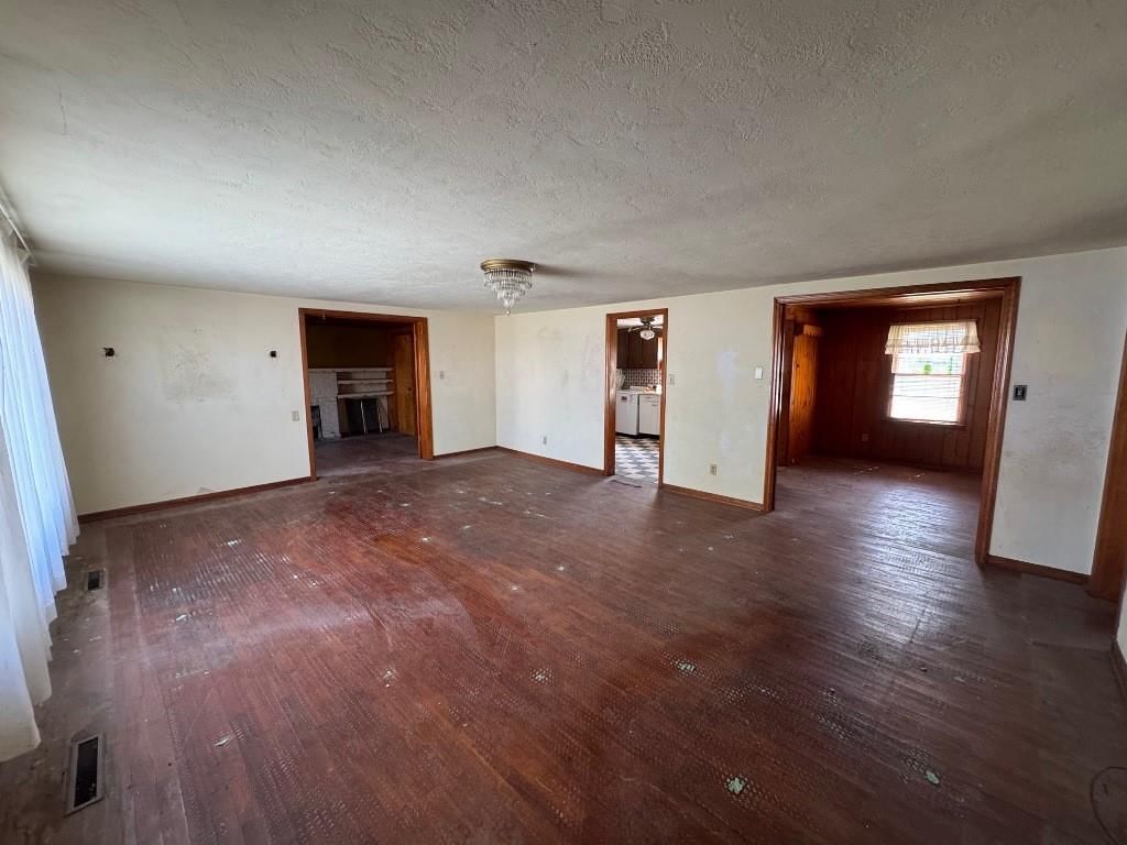 202 E Corrine Street — photo 7
