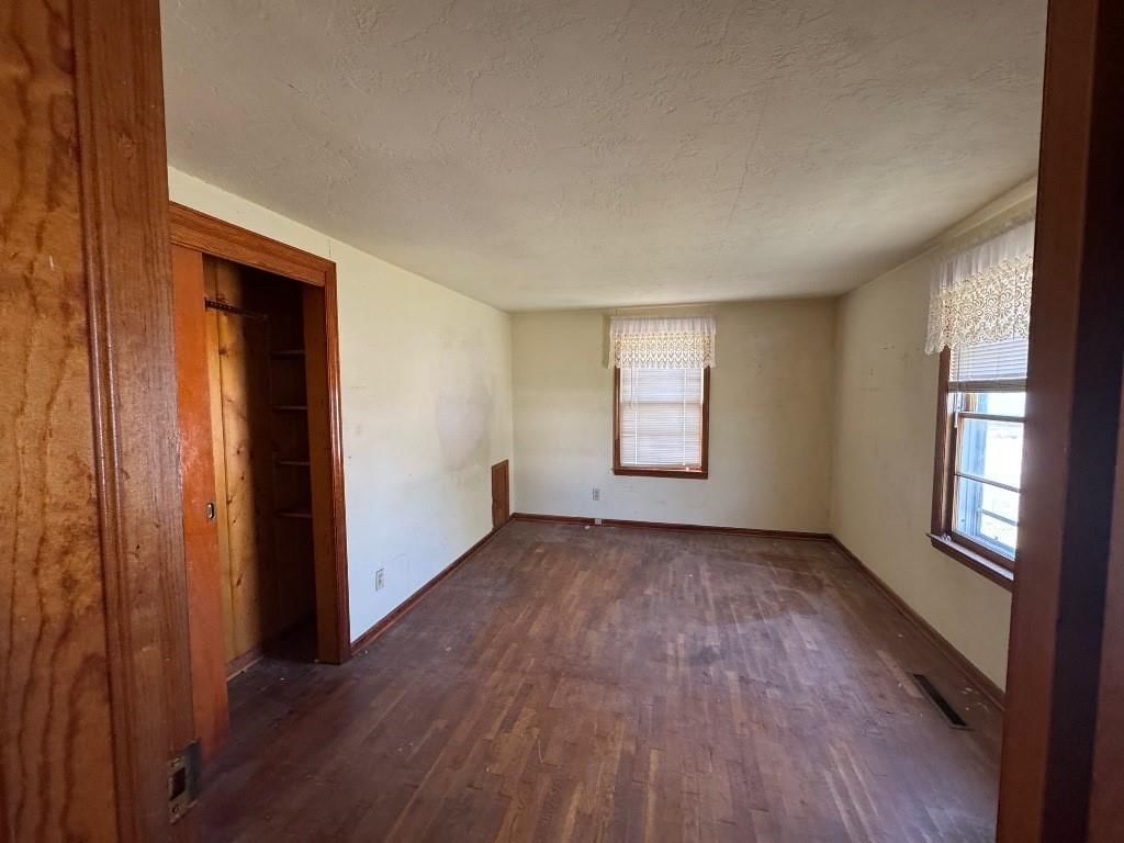 202 E Corrine Street — photo 10