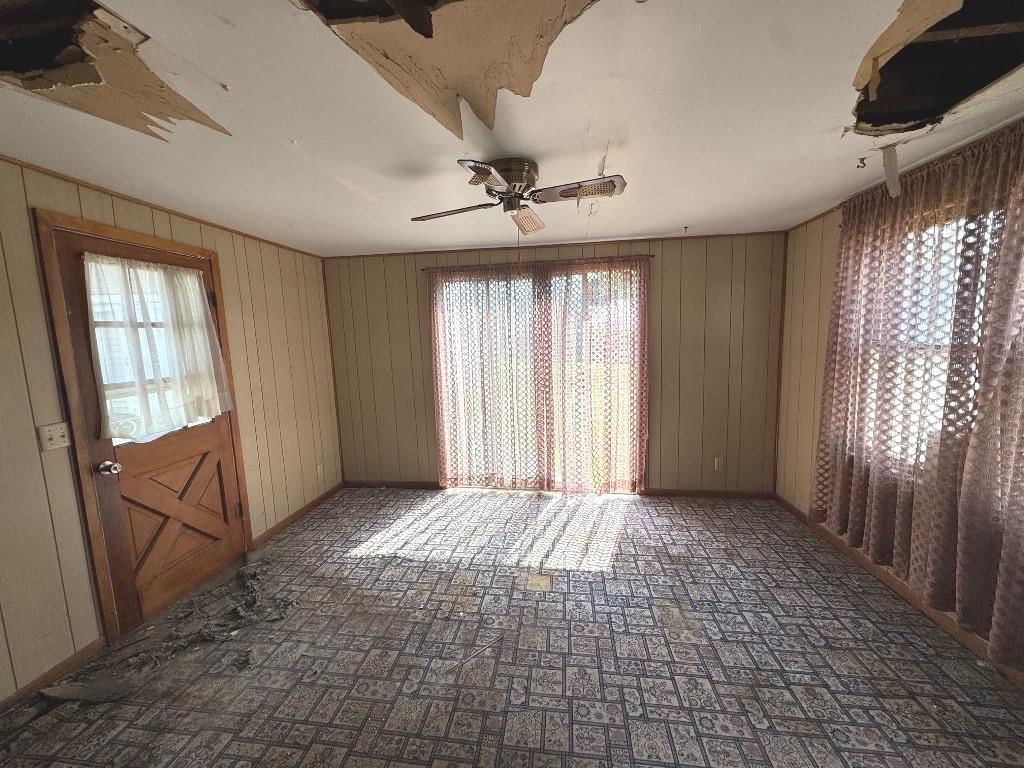 202 E Corrine Street — photo 14
