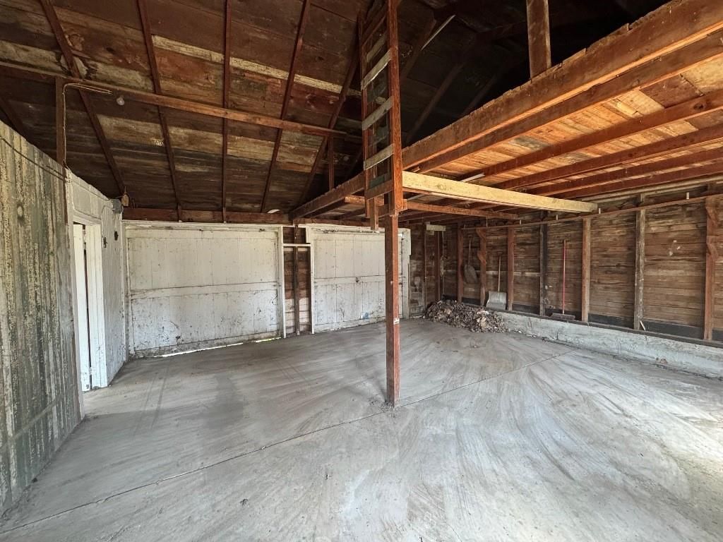 202 E Corrine Street — photo 17