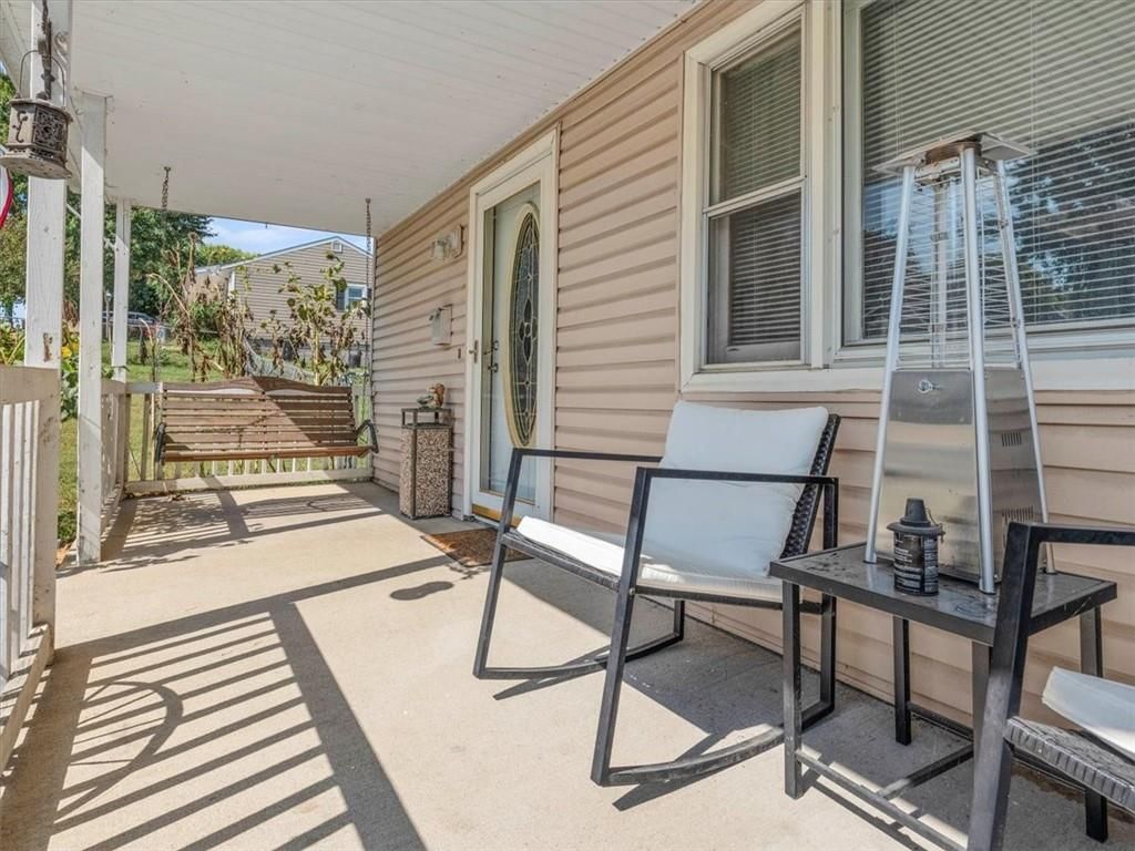 3419 Seneca Street — photo 2