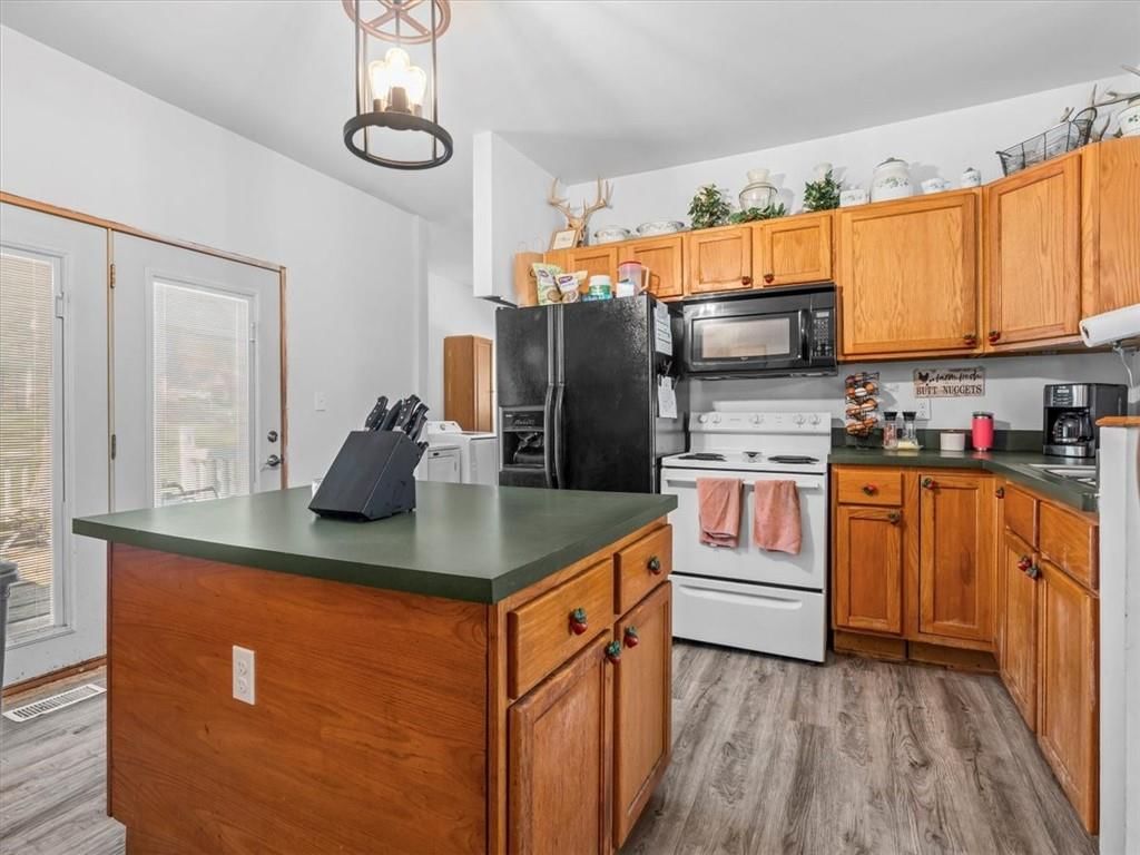 3419 Seneca Street — photo 5