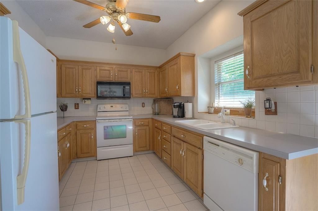 11819 Virginia Avenue — photo 16