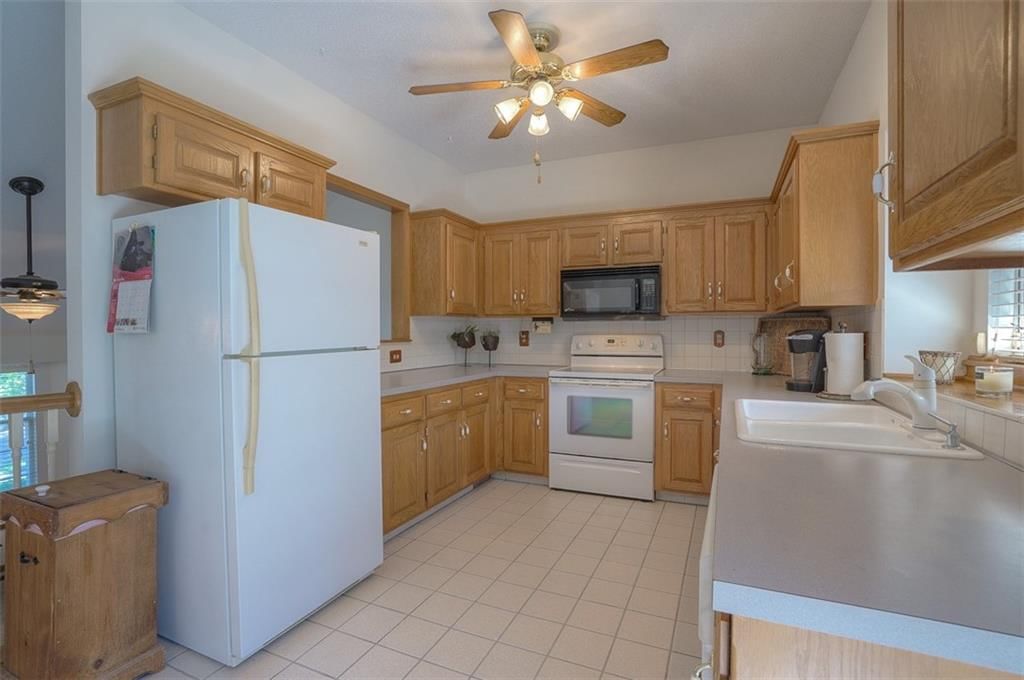 11819 Virginia Avenue — photo 17