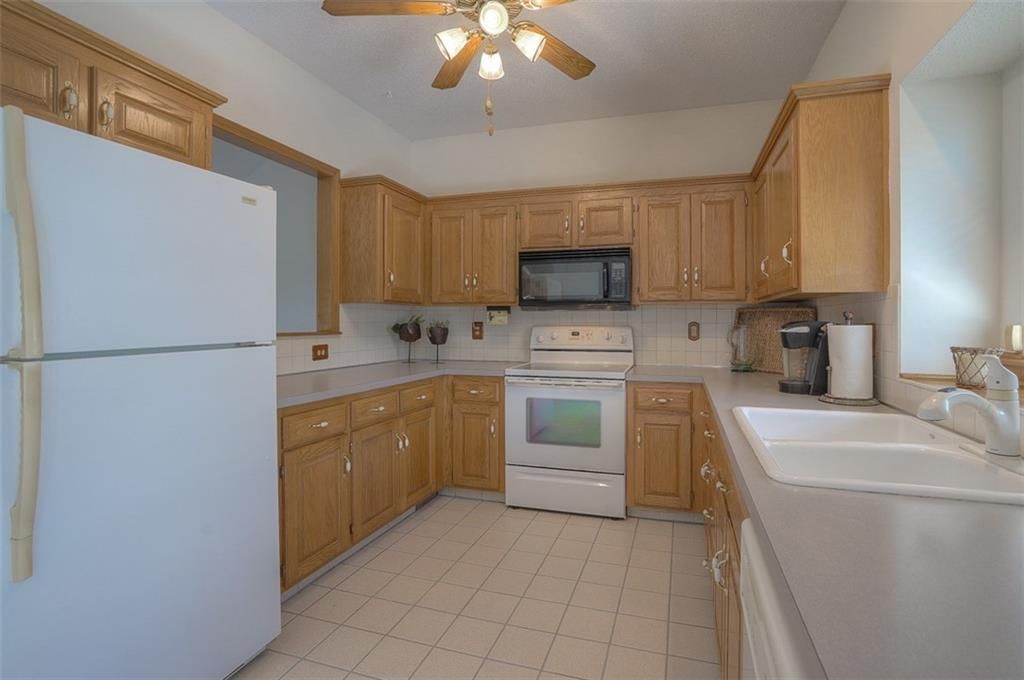 11819 Virginia Avenue — photo 18