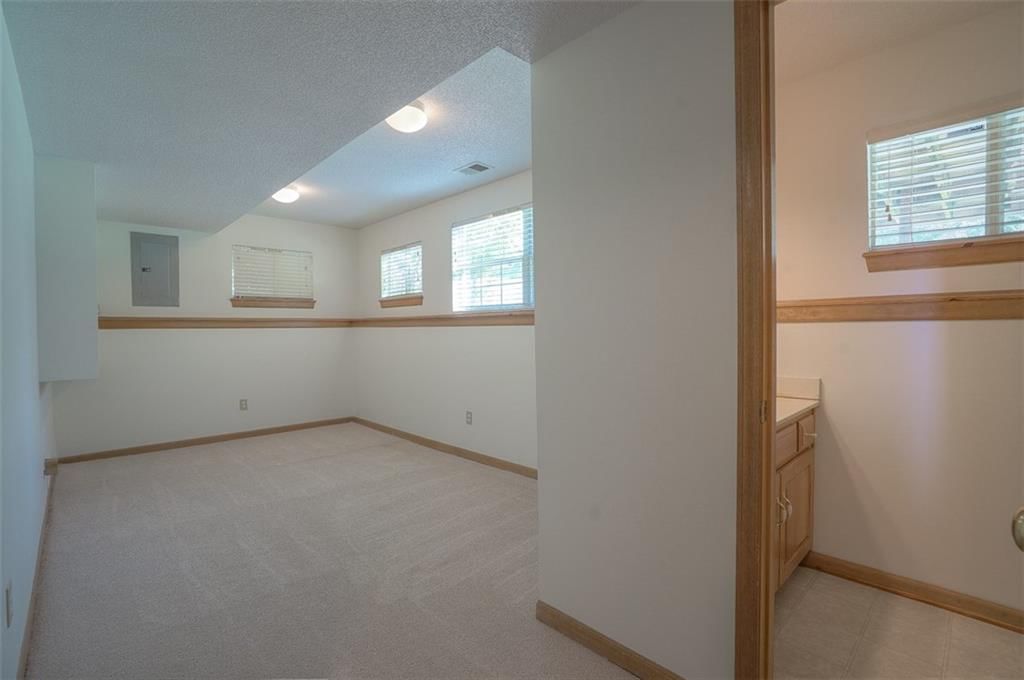 11819 Virginia Avenue — photo 26