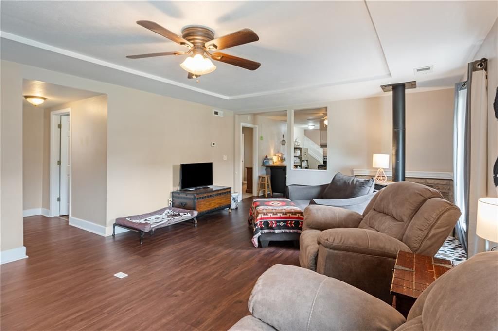 Photo 9 of 32 - 203 S Washington Street