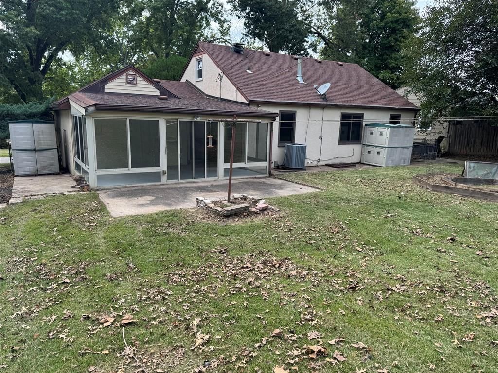 1305 Lawrence Avenue — photo 23