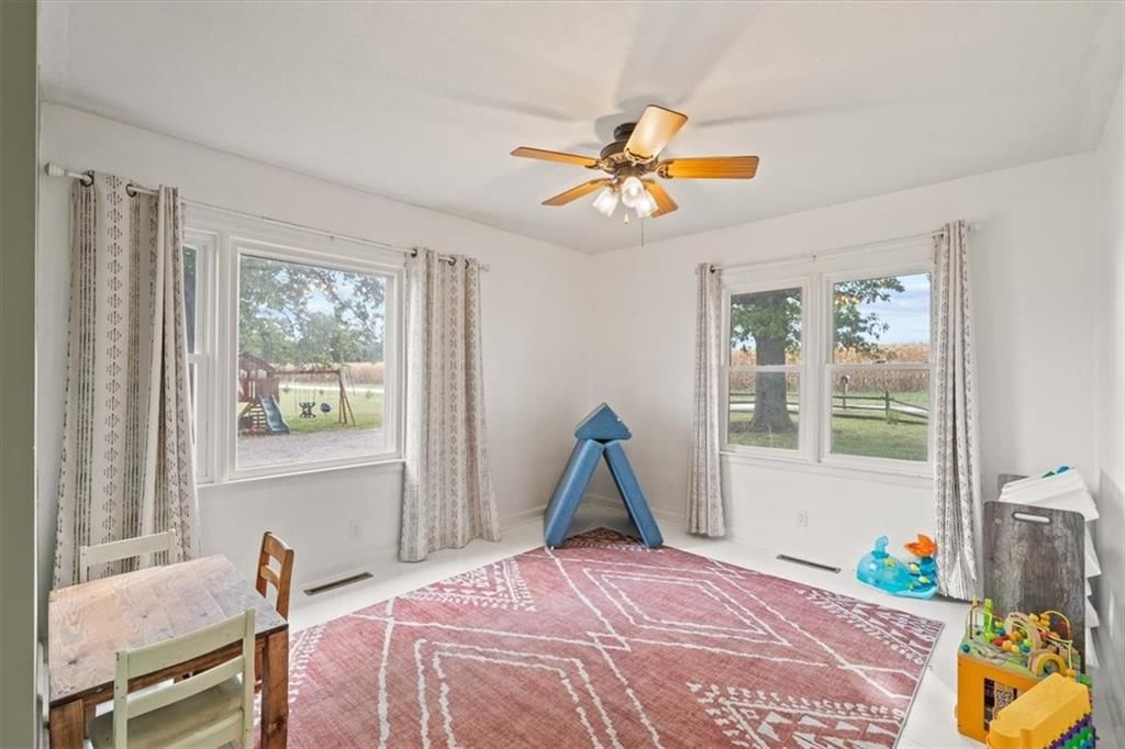 Photo 18 of 57 - 21825 S Ridgeview Road