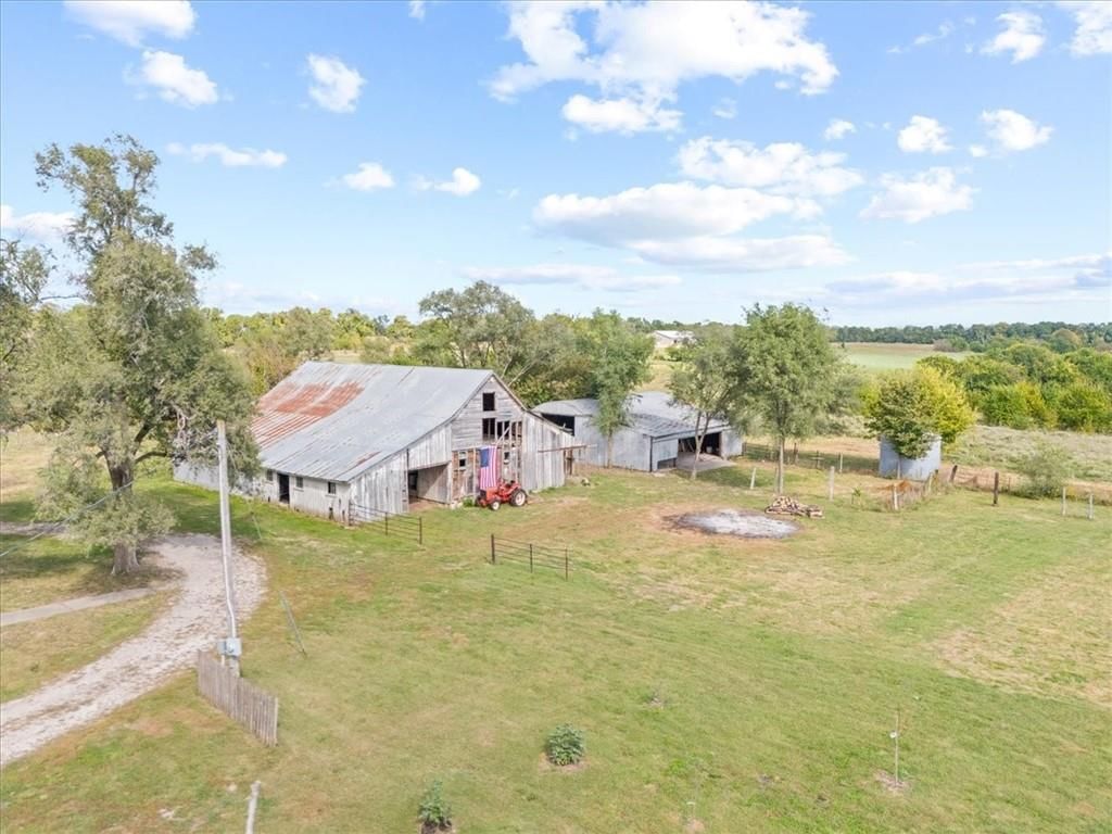 Photo 33 of 57 - 21825 S Ridgeview Road