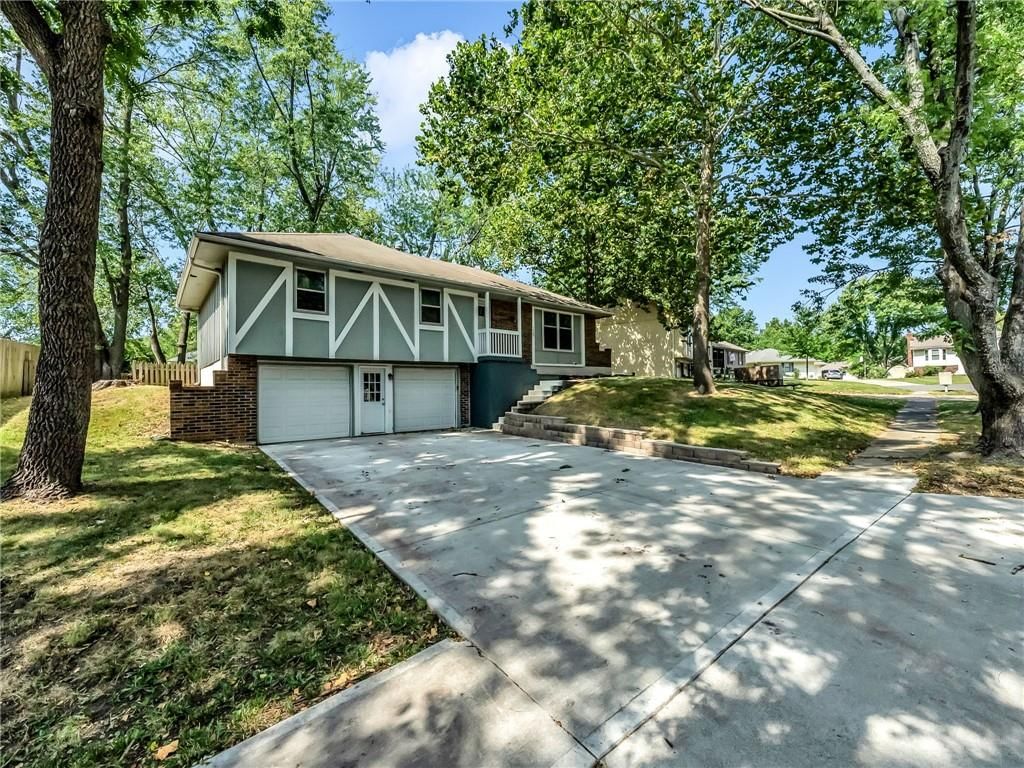 1300 NE Browning Lane — photo 2
