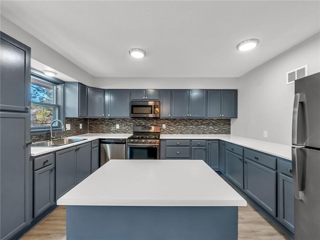 1300 NE Browning Lane — photo 8