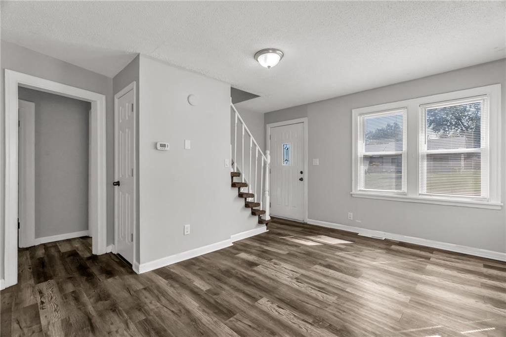1109 NW B Street — photo 3