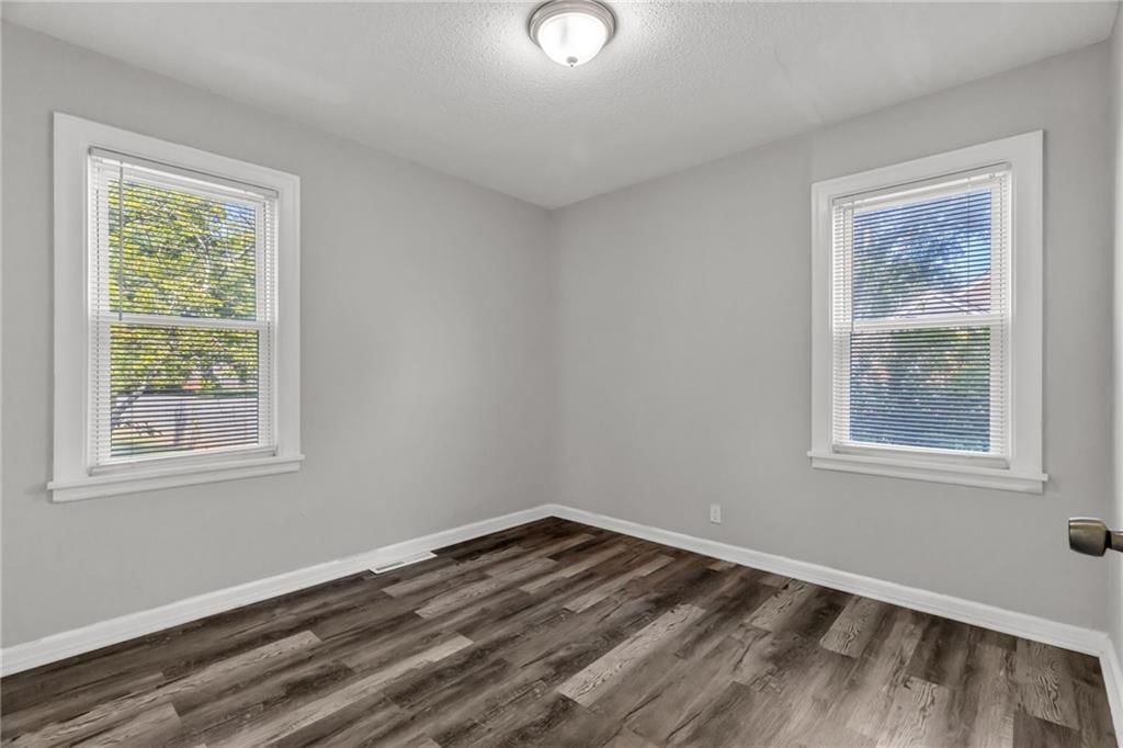 1109 NW B Street — photo 9