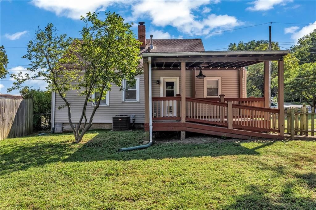 1109 NW B Street — photo 13