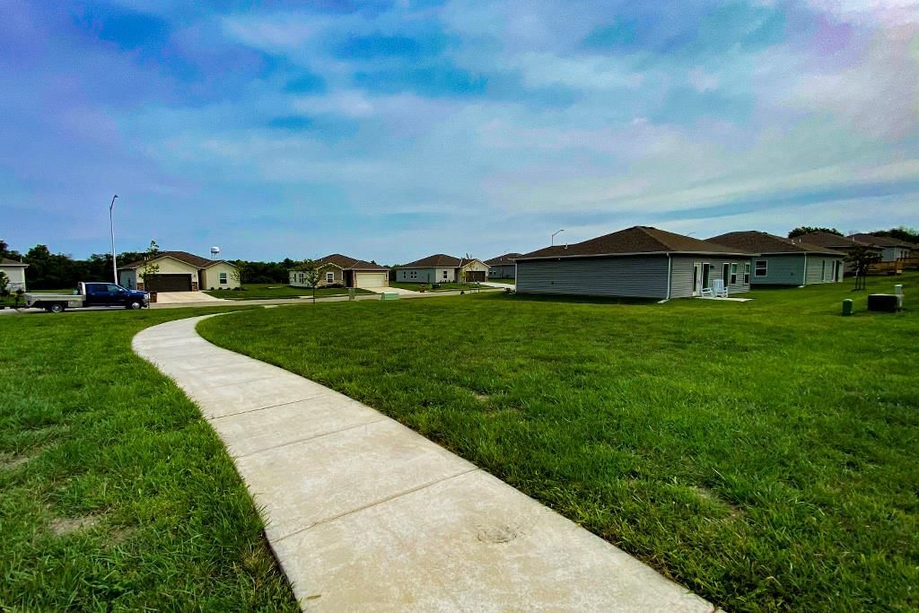 305 Crestview Court — photo 9