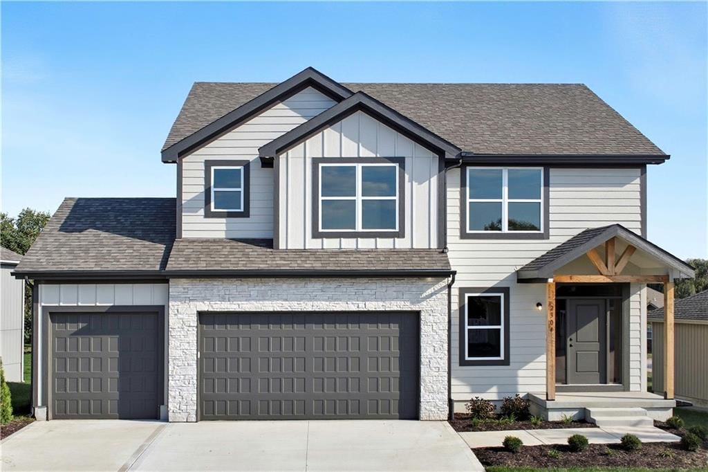 2332 NE Andromada Court — photo 1