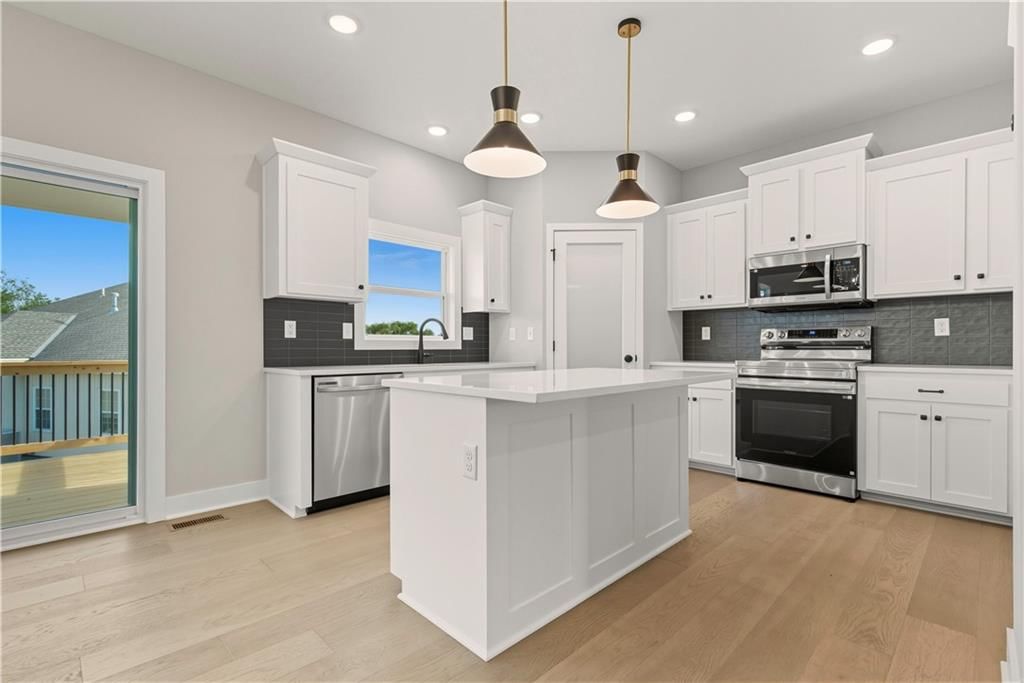 2332 NE Andromada Court — photo 31