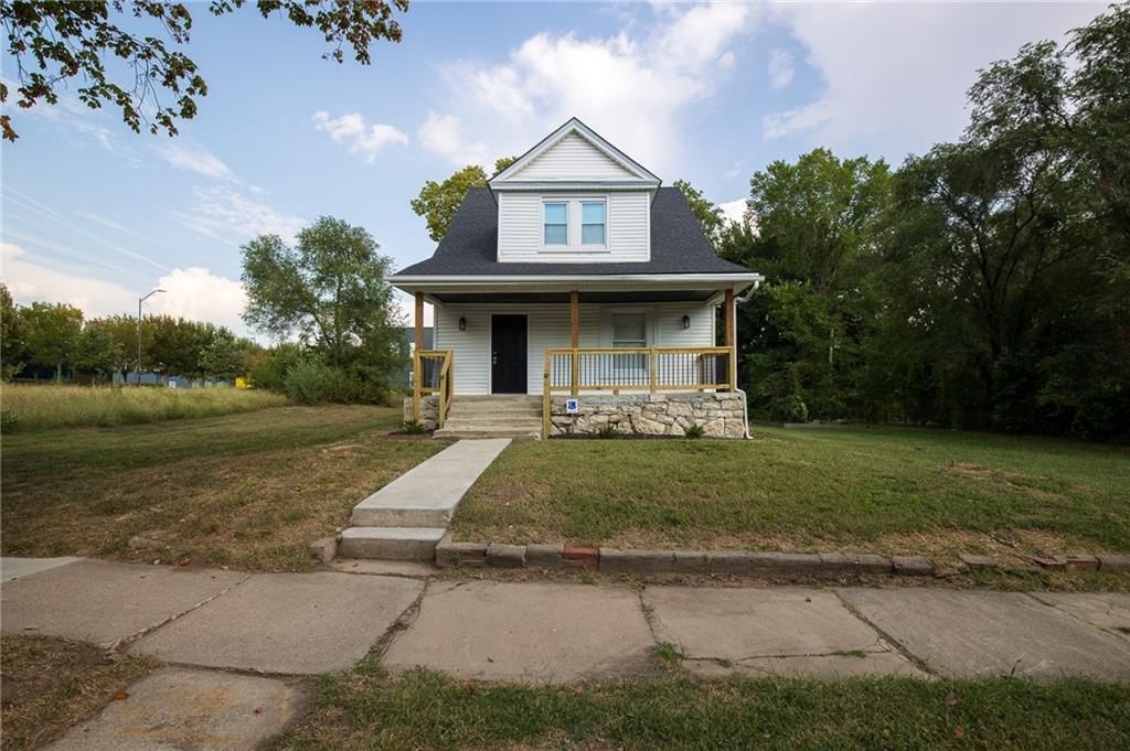 2707 PARK Avenue — photo 2