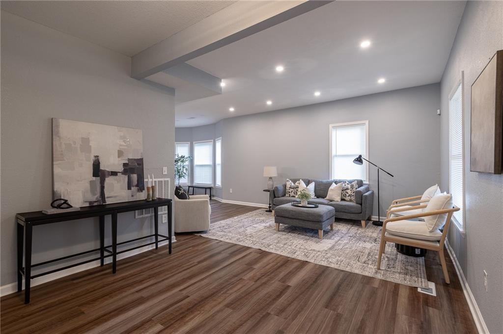 2707 PARK Avenue — photo 6