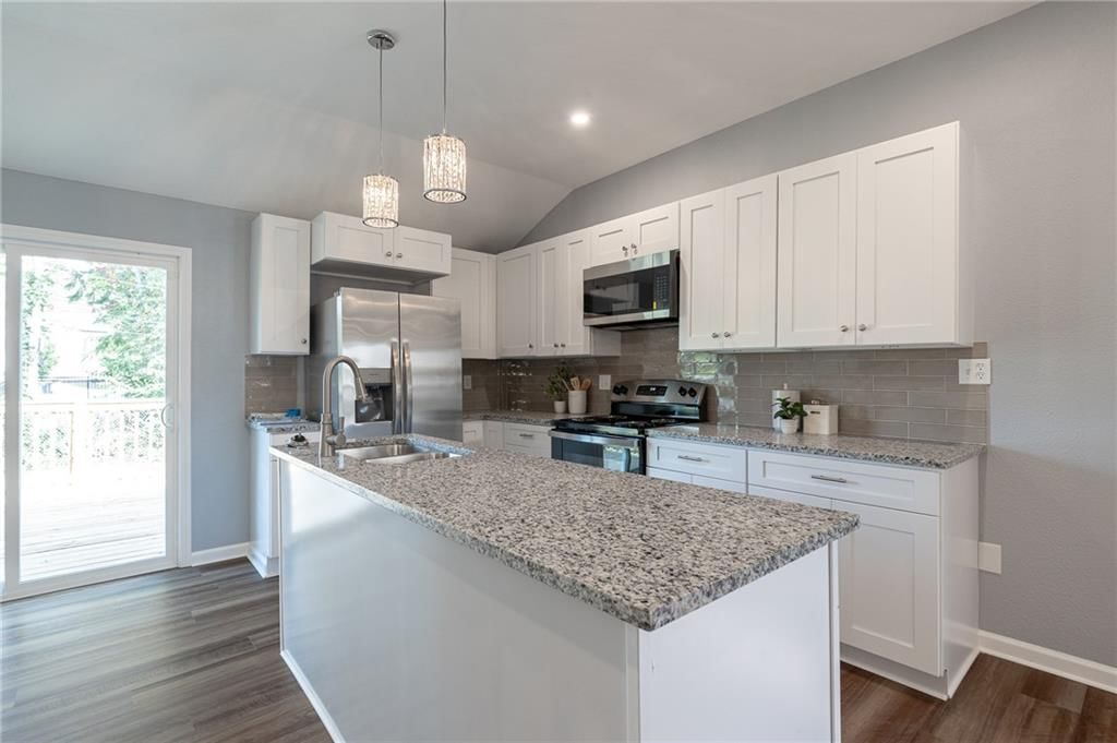 2707 PARK Avenue — photo 18