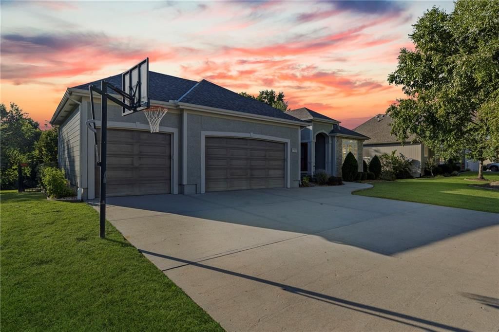 Photo 5 of 66 - 4308 SE CANTER Drive
