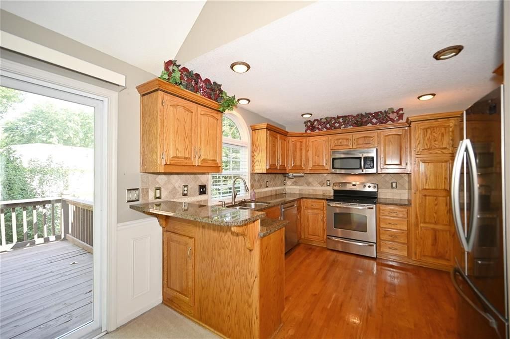 9115 N Camden Avenue — photo 10