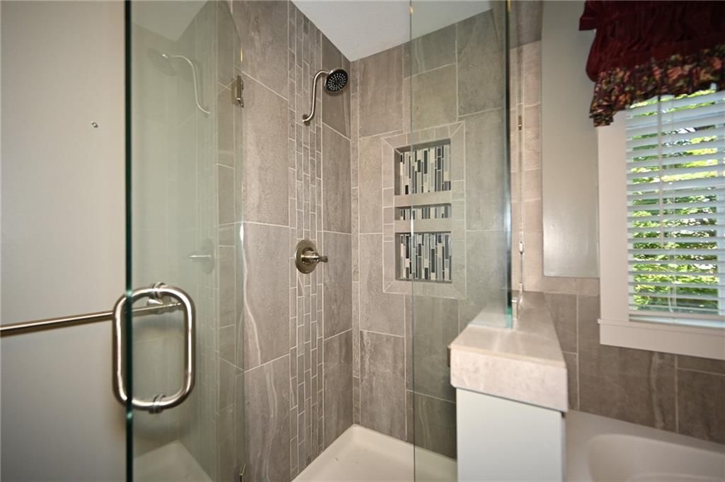 9115 N Camden Avenue — photo 17