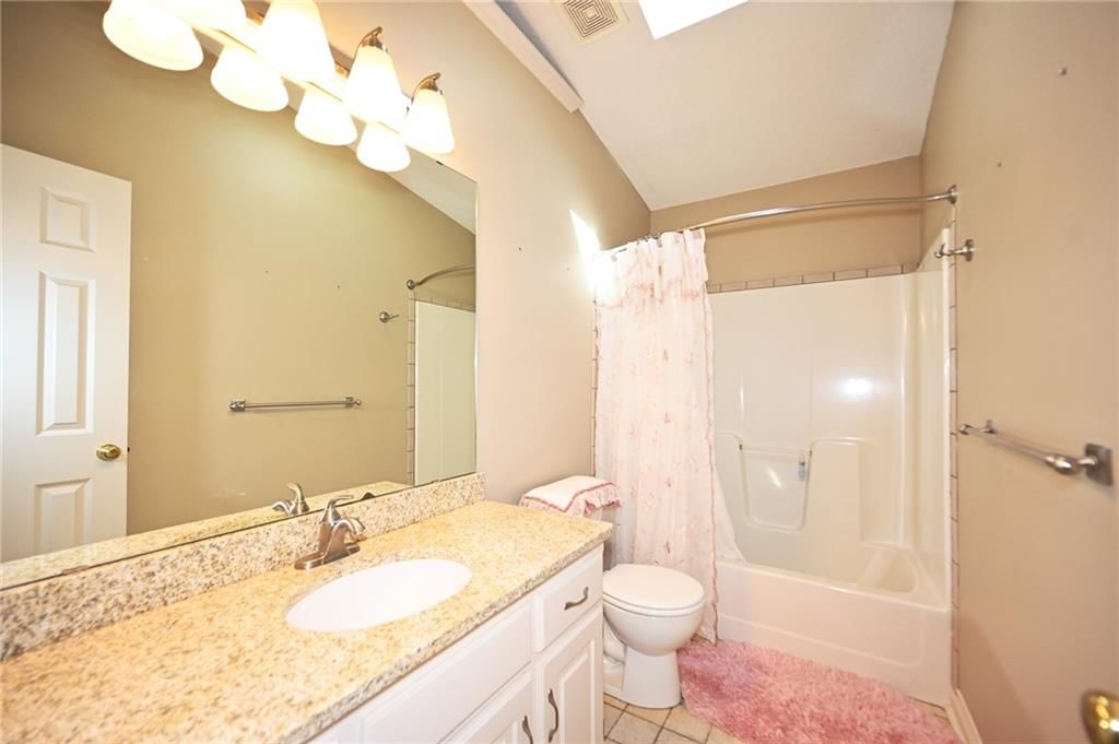 9115 N Camden Avenue — photo 24