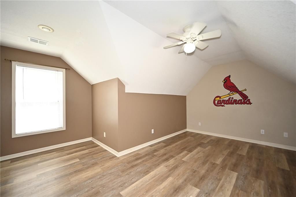 9115 N Camden Avenue — photo 25