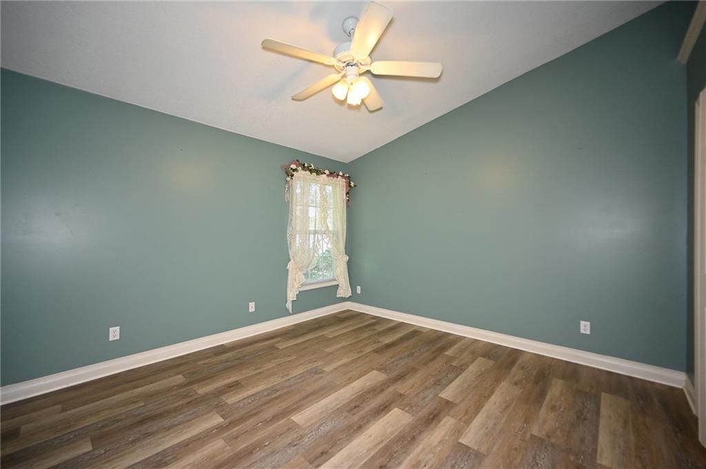 9115 N Camden Avenue — photo 27