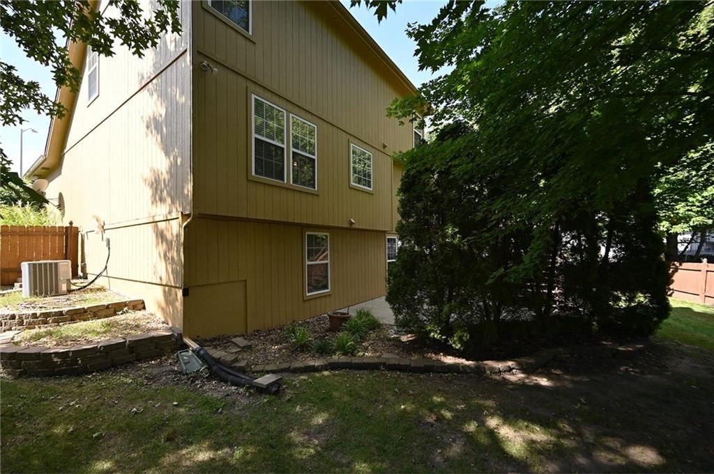 9115 N Camden Avenue — photo 42