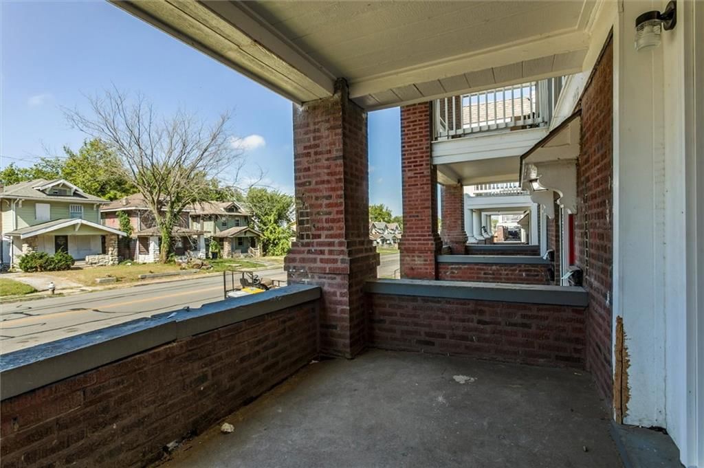 Photo 4 of 35 - 3331 Indiana Avenue, Kansas City, MO 64128
