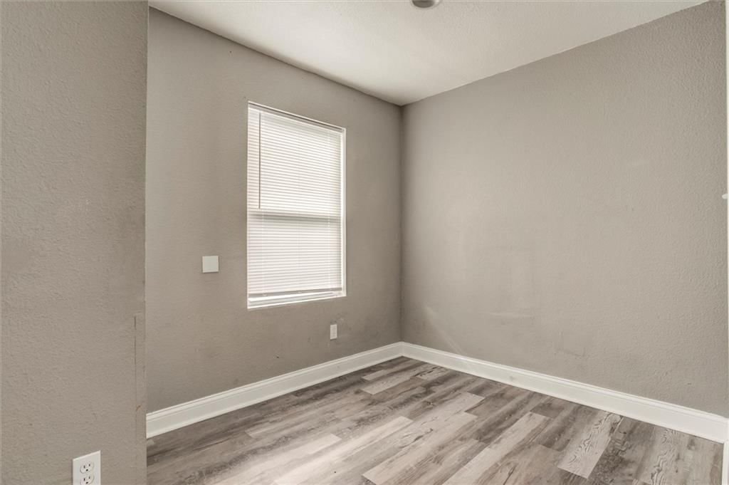 Photo 7 of 35 - 3331 Indiana Avenue, Kansas City, MO 64128