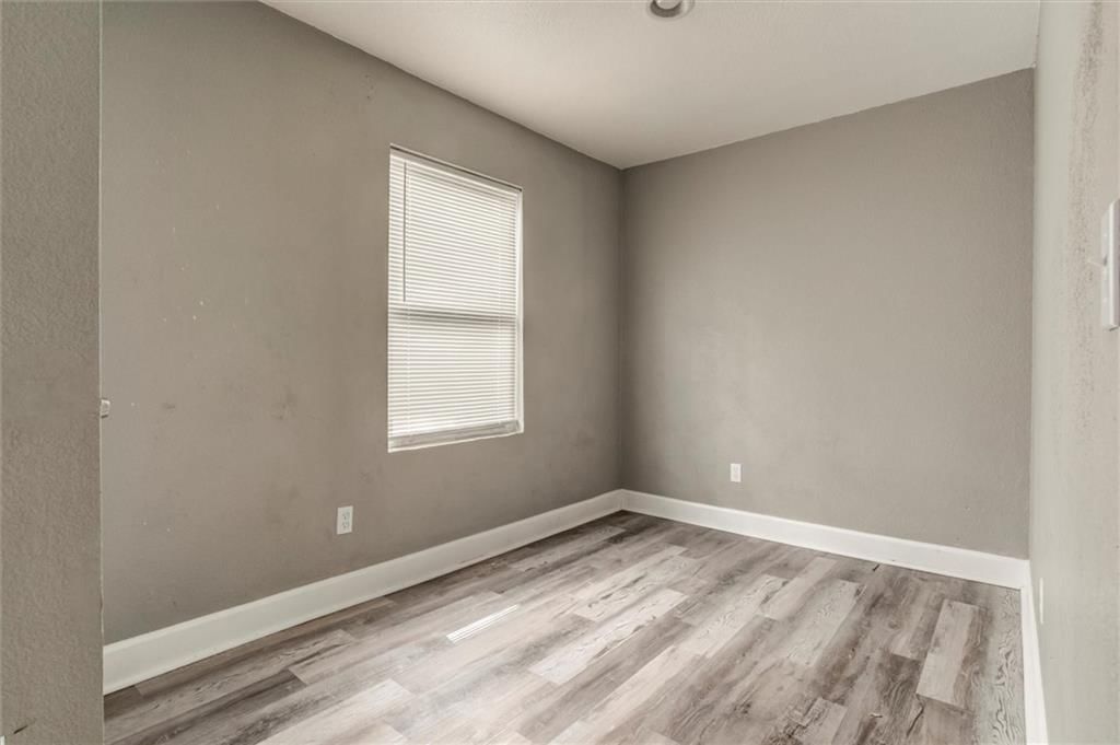 Photo 9 of 35 - 3331 Indiana Avenue, Kansas City, MO 64128