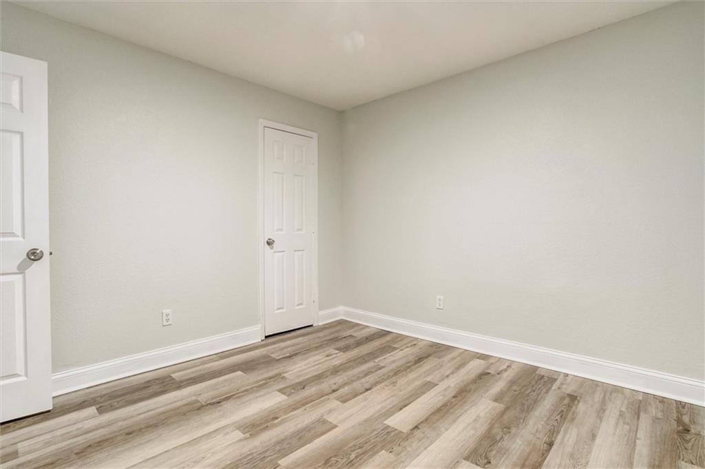 Photo 21 of 35 - 3331 Indiana Avenue, Kansas City, MO 64128
