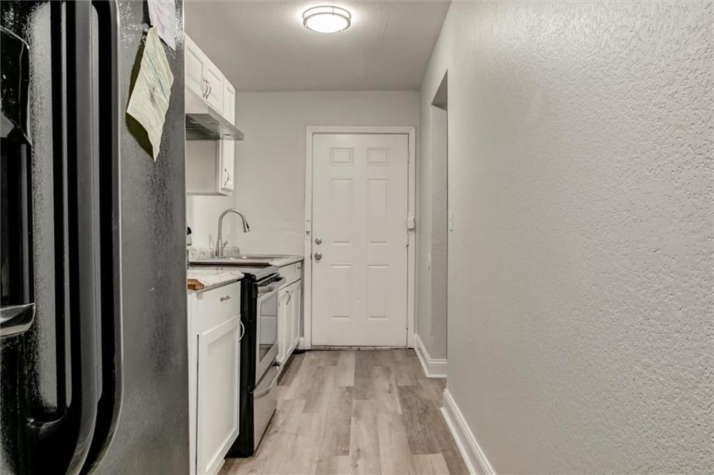 Photo 22 of 35 - 3331 Indiana Avenue, Kansas City, MO 64128