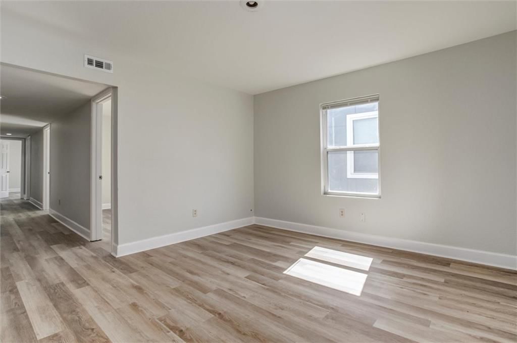 Photo 24 of 35 - 3331 Indiana Avenue, Kansas City, MO 64128