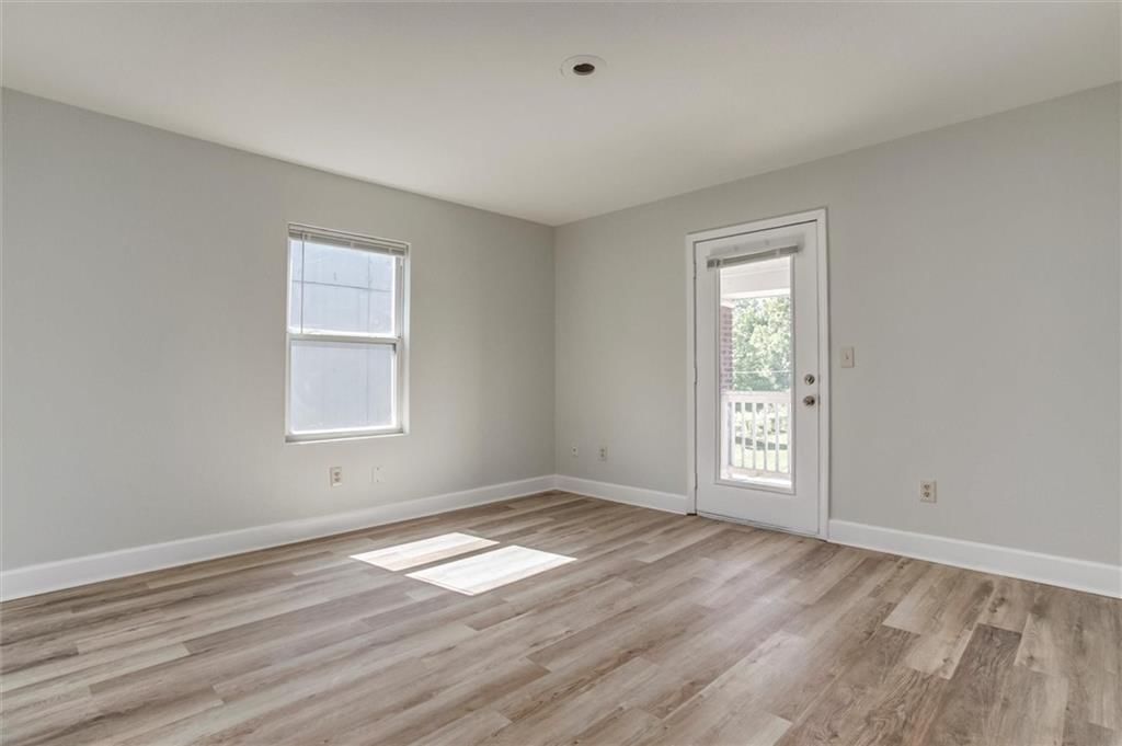 Photo 25 of 35 - 3331 Indiana Avenue, Kansas City, MO 64128