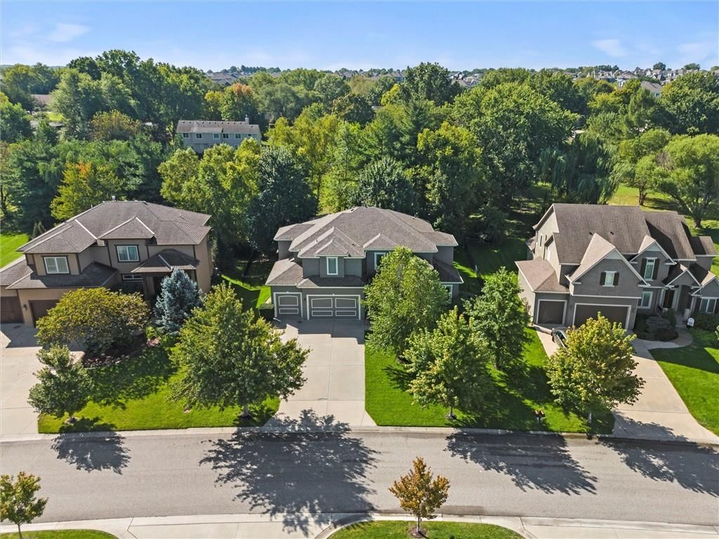 10513 W 169th Street, Overland Park, KS
