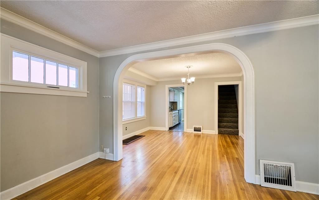Photo 5 of 25 - 233 N 15th Street
