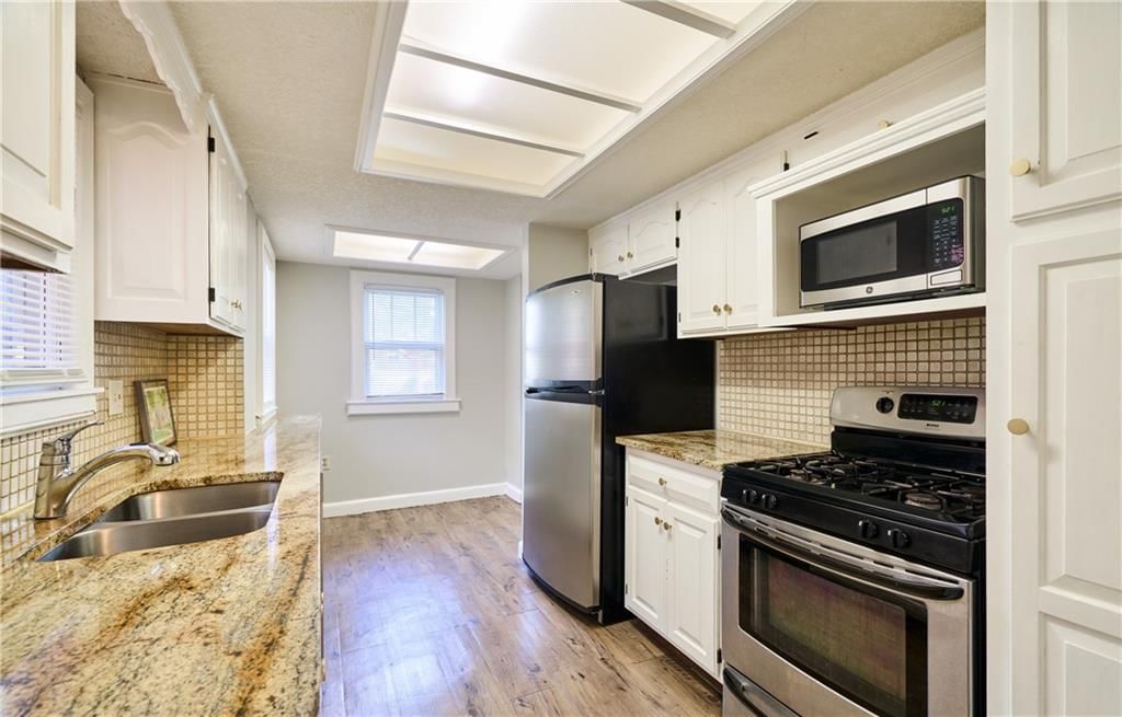 Photo 7 of 25 - 233 N 15th Street