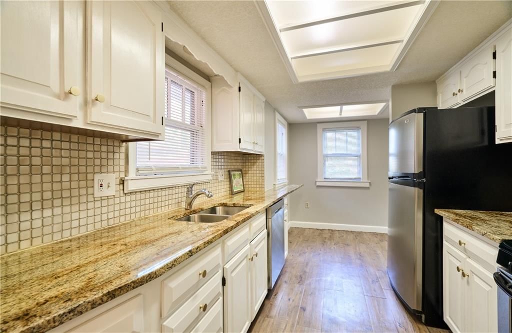 Photo 8 of 25 - 233 N 15th Street