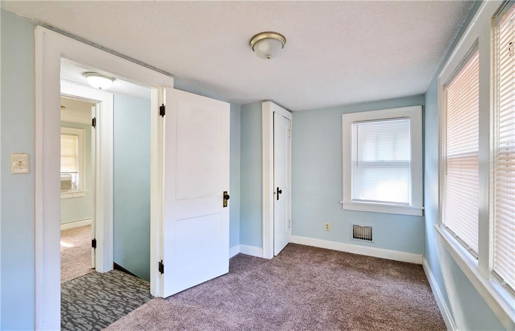 Photo 14 of 25 - 233 N 15th Street
