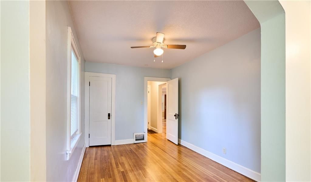 Photo 16 of 25 - 233 N 15th Street