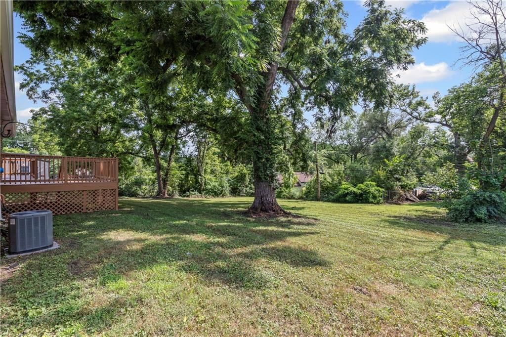 7334 Euclid Avenue — photo 32