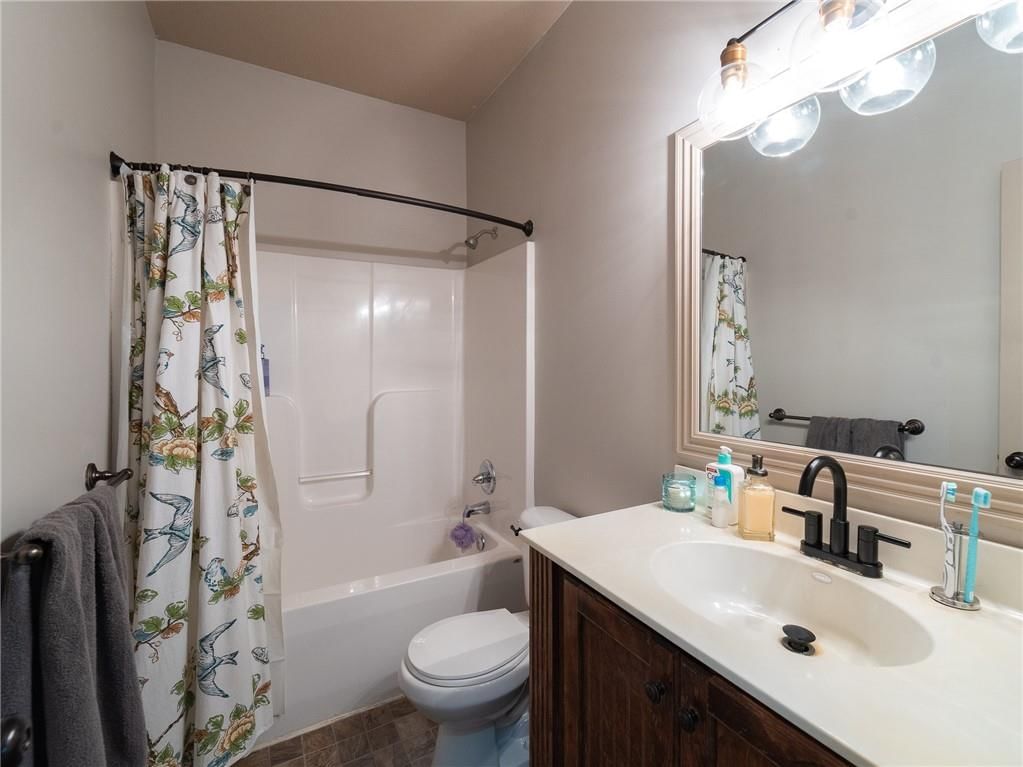 1112 Carlisle Drive — photo 9